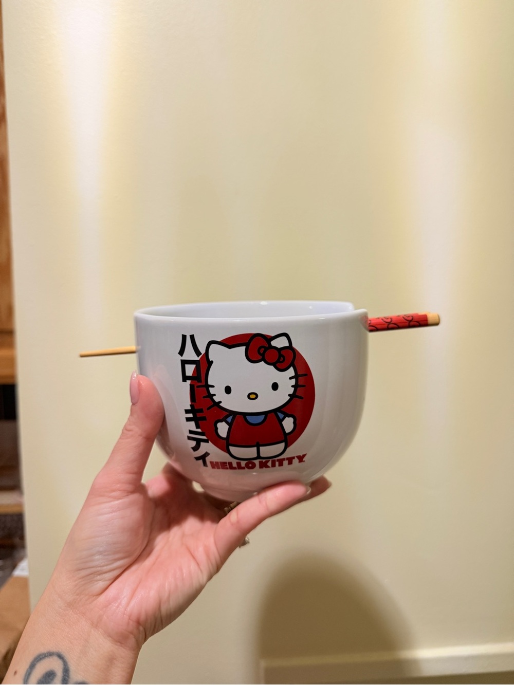 Sanrio Hello Kitty Ceramic Noodle Bowl in White and Red with Chopstick Slot